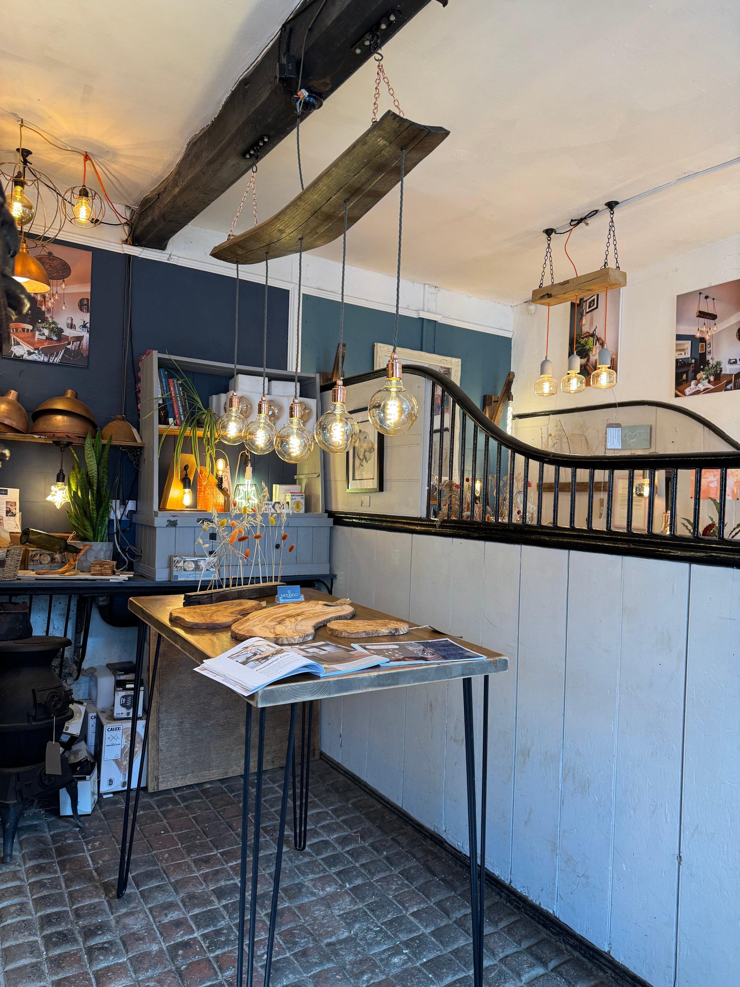 Curvey Eichenstab-Kronleuchter aus Jute und altem englischen Messing