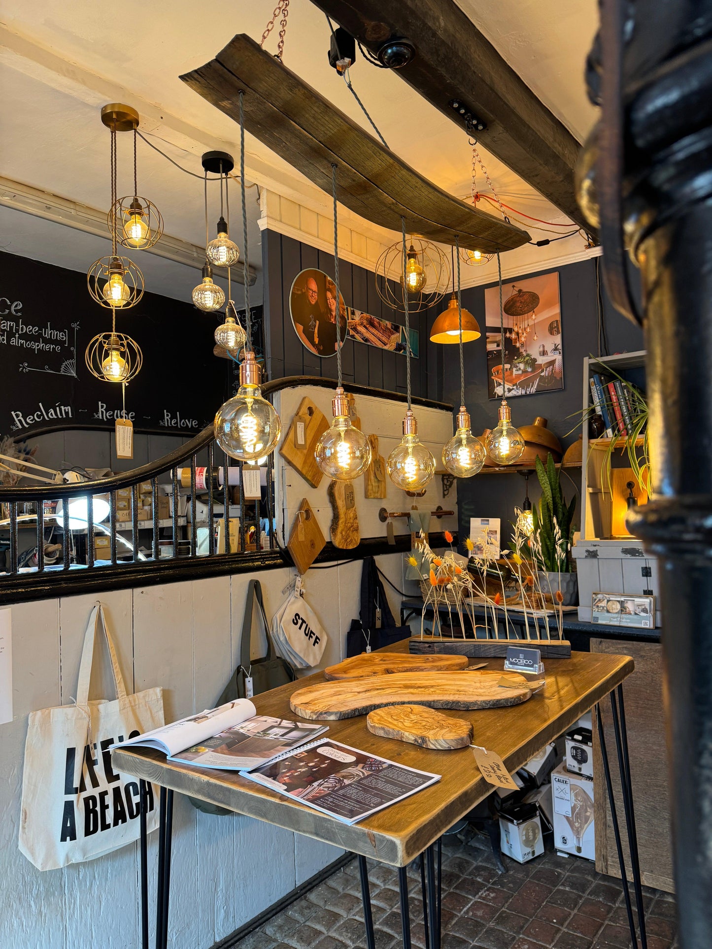 Curvey Eichenstab-Kronleuchter aus Jute und altem englischen Messing