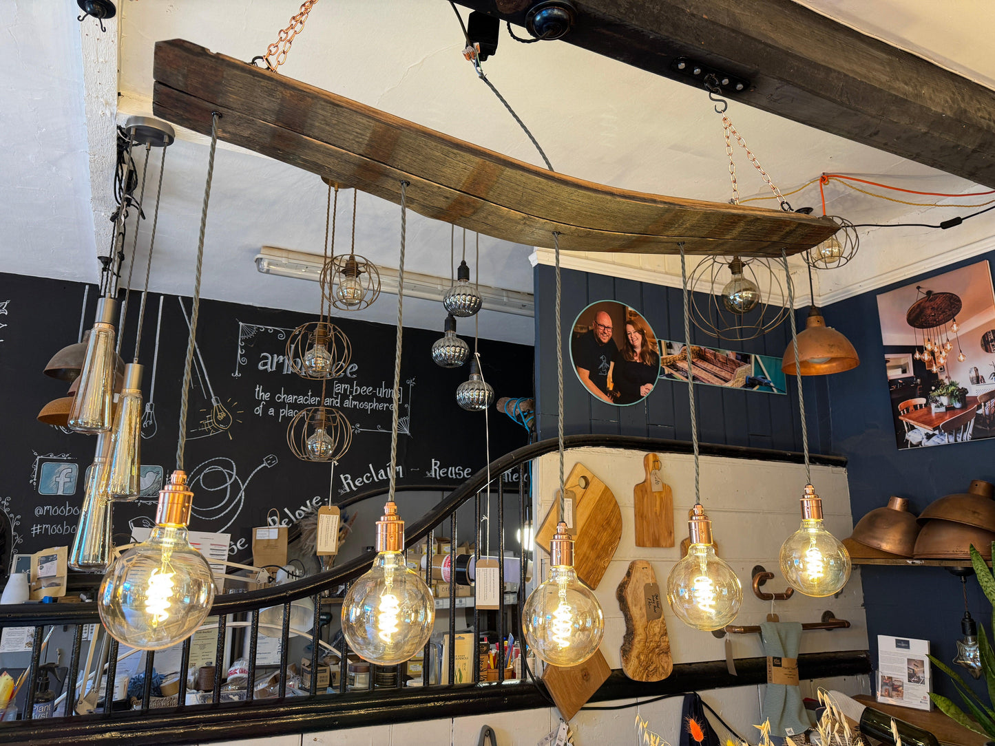 Curvey Eichenstab-Kronleuchter aus Jute und altem englischen Messing