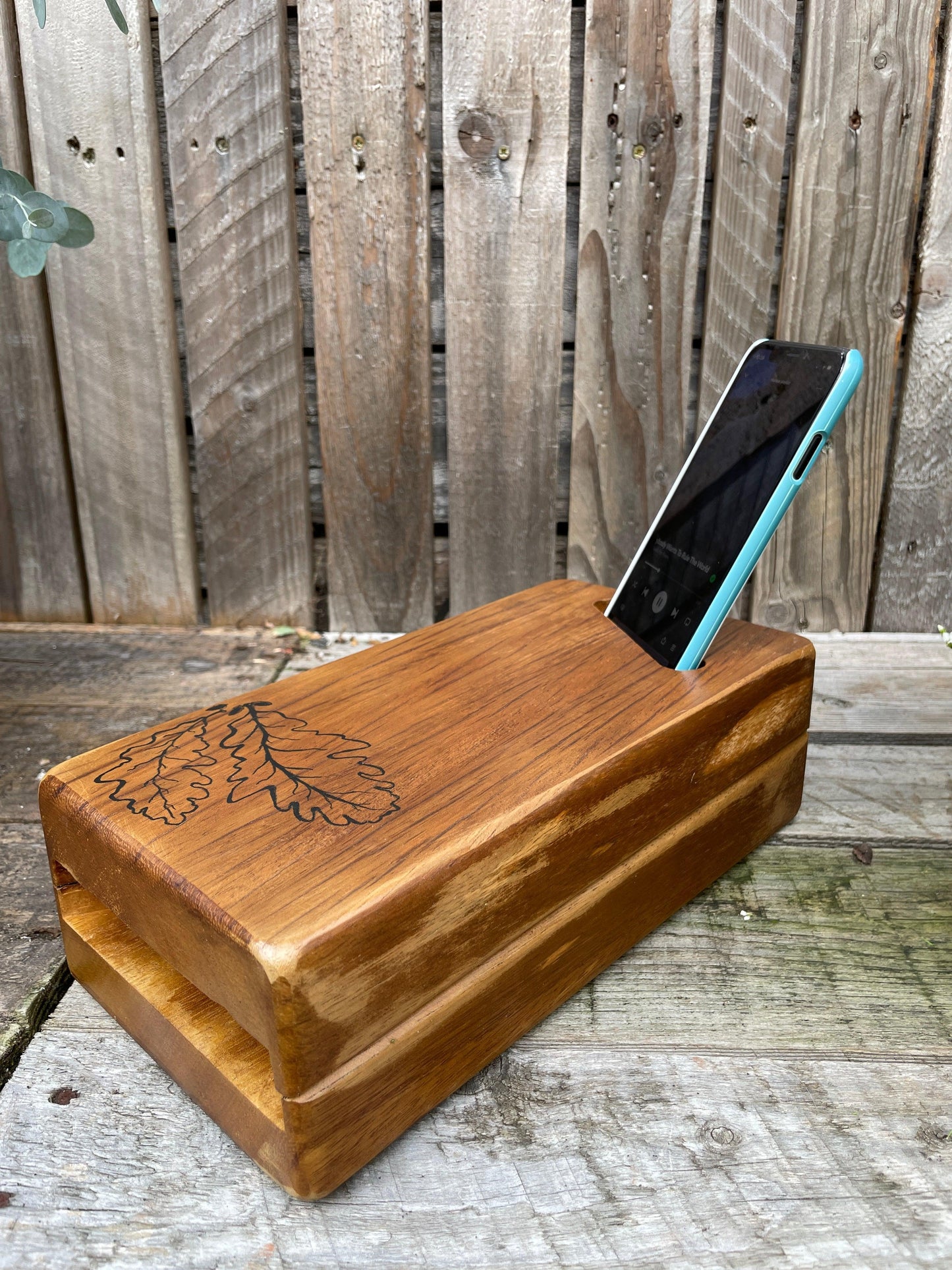 Oak Leaf Laid Back Acoustic Speaker for Smart Phones - MooBoo Home