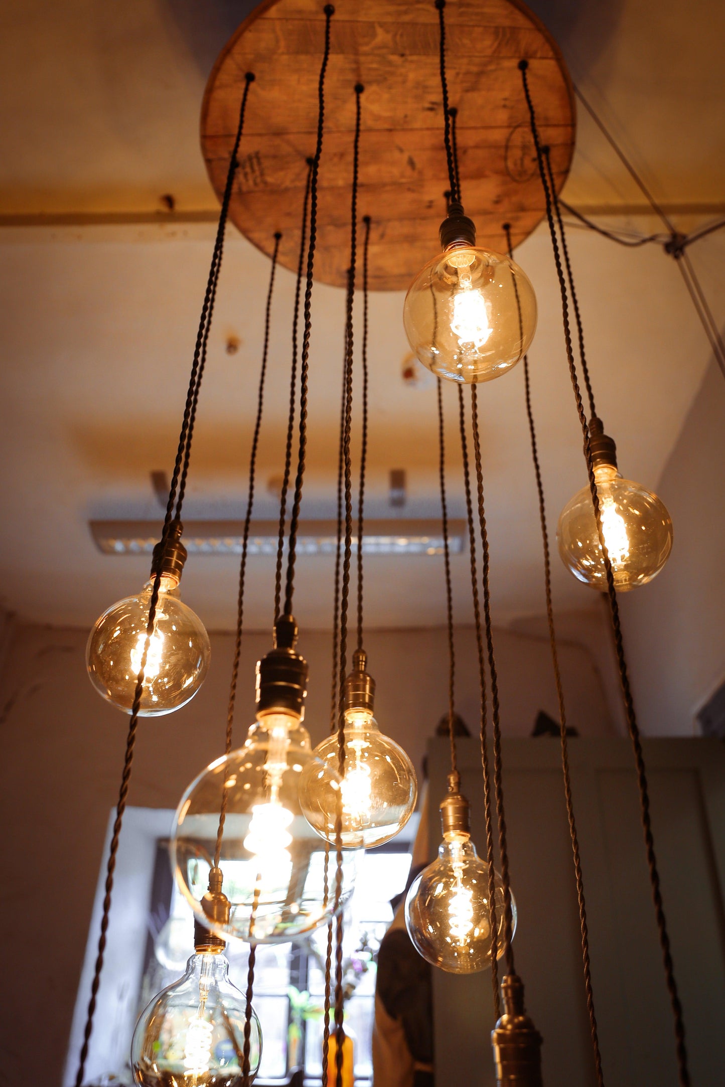 Handcrafted 15 Bulb Whiskey Barrel Lid Cascade Chandelier - MooBoo Home