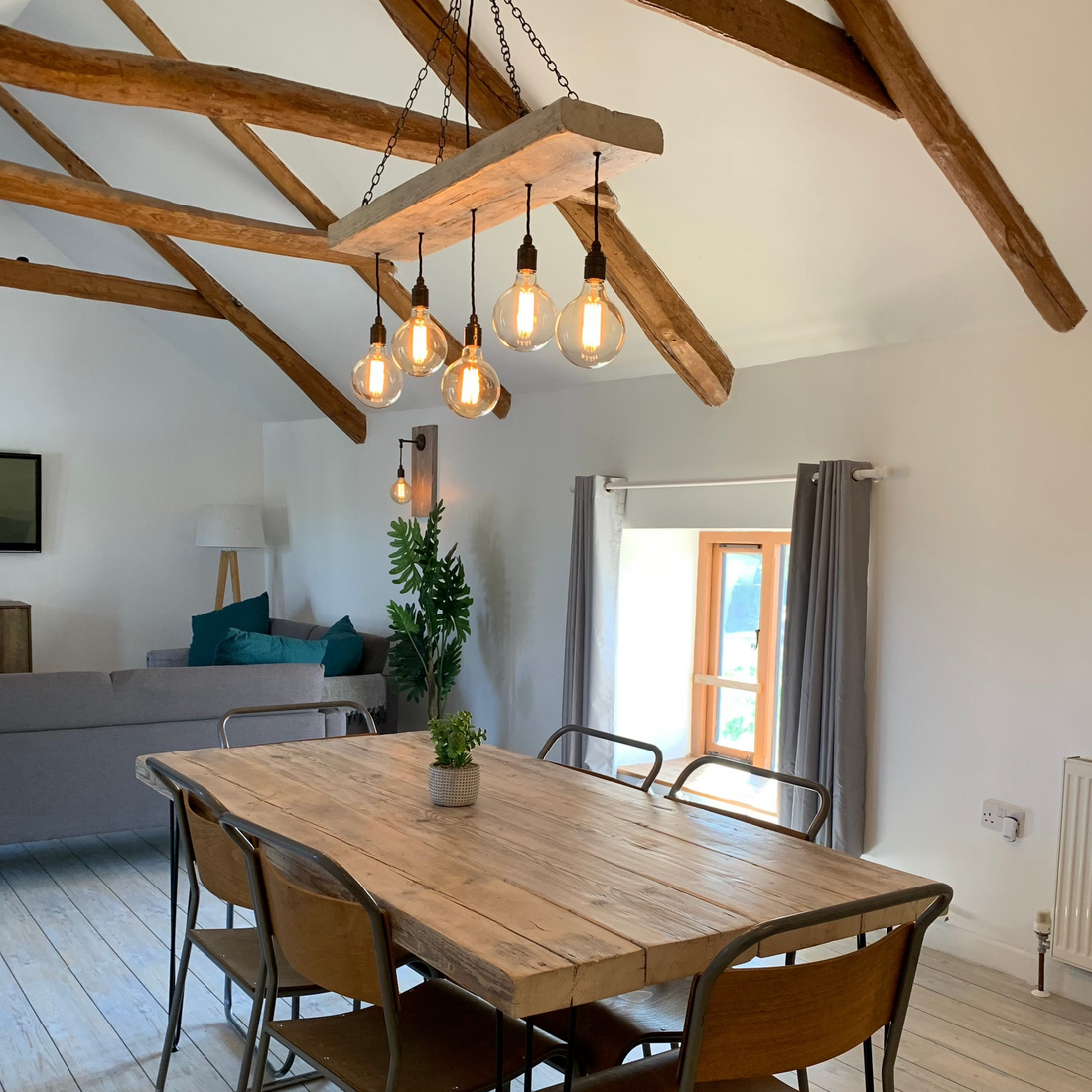 Dining Table Lighting: Statement vs Subtle