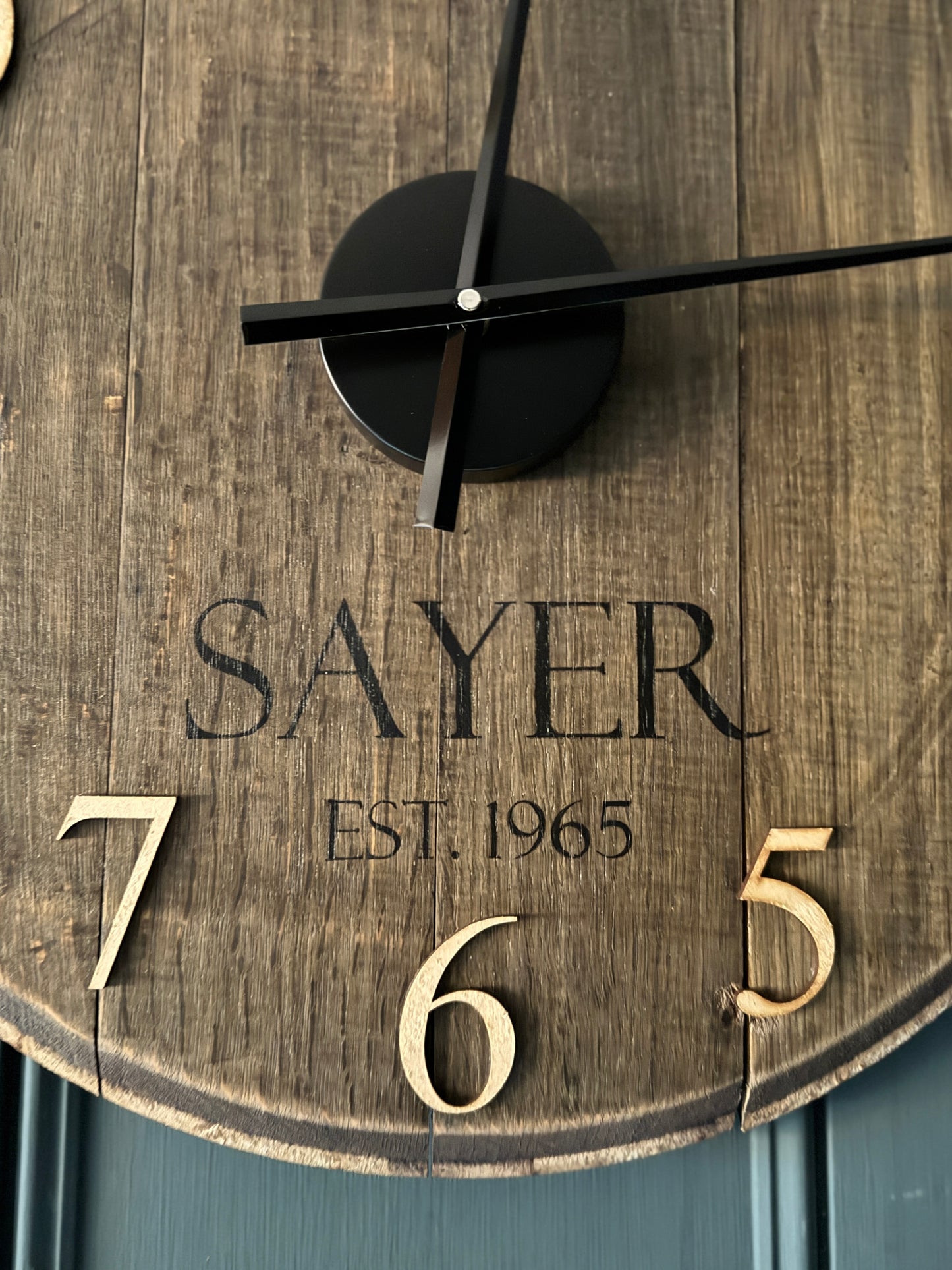 Whisky Barrel Clock Oak Finish réalisé sur commande
