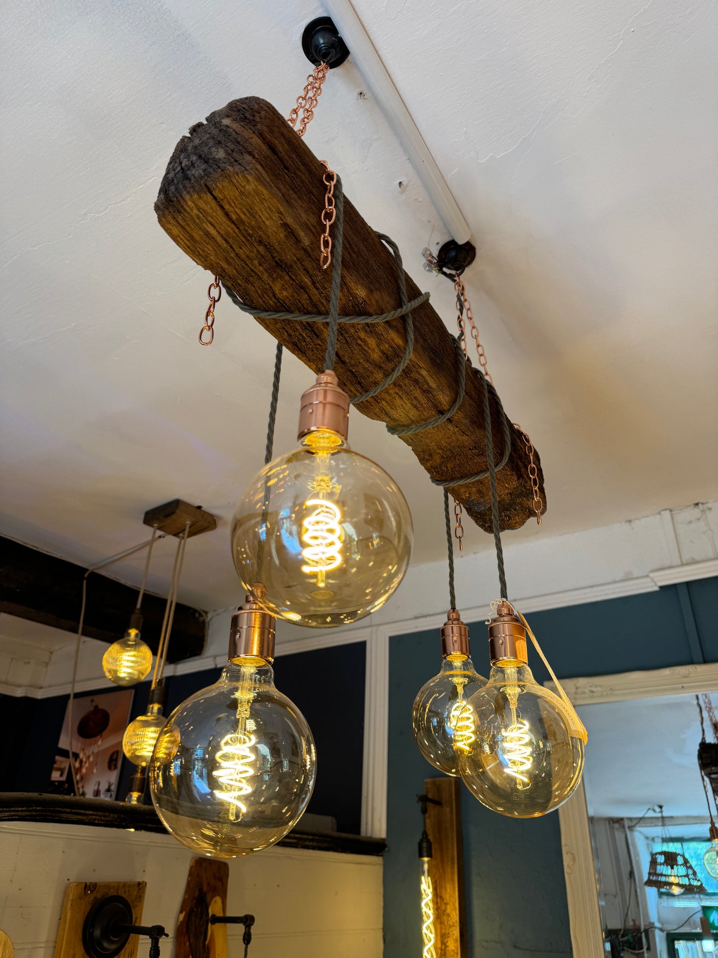 Lustre à poutres en chêne rustique épais avec câbles enveloppés
