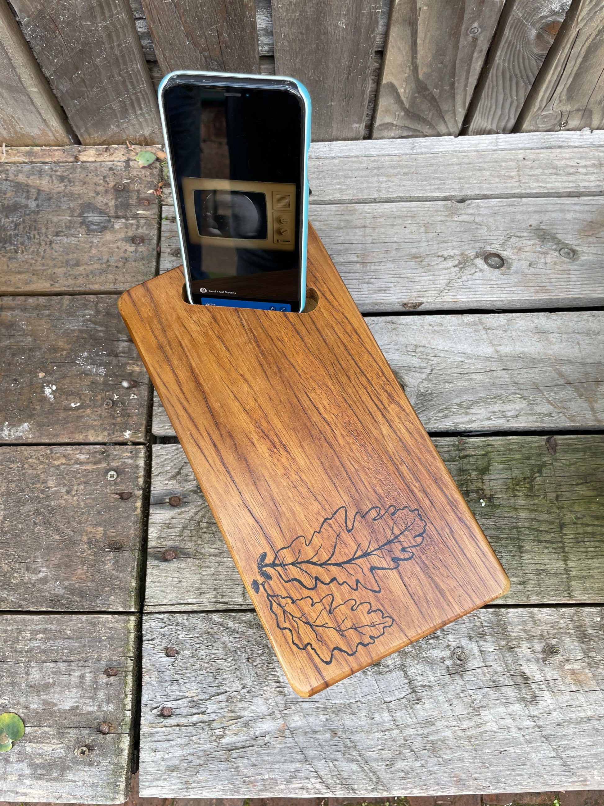 Oak Leaf Laid Back Acoustic Speaker for Smart Phones - MooBoo Home
