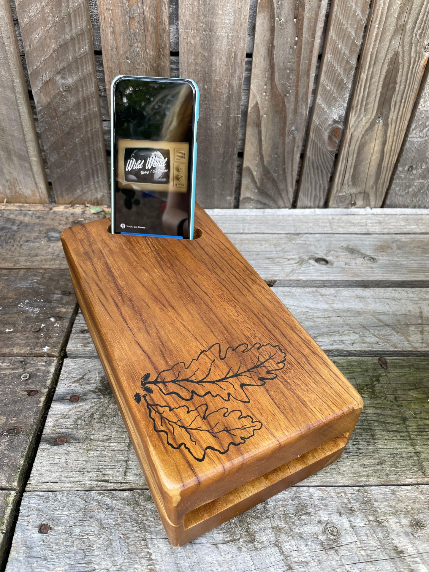 Oak Leaf Laid Back Acoustic Speaker for Smart Phones - MooBoo Home