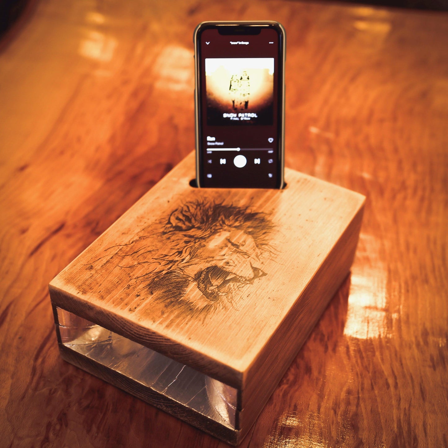 The 'Laid Back' Acoustic Speaker for smart phones - MooBoo Home